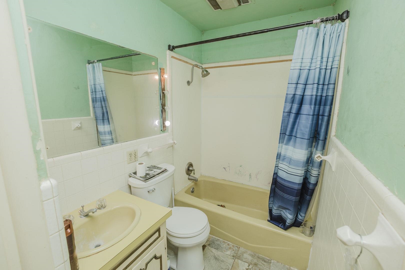 305 Lawrence St. Property Photo 15