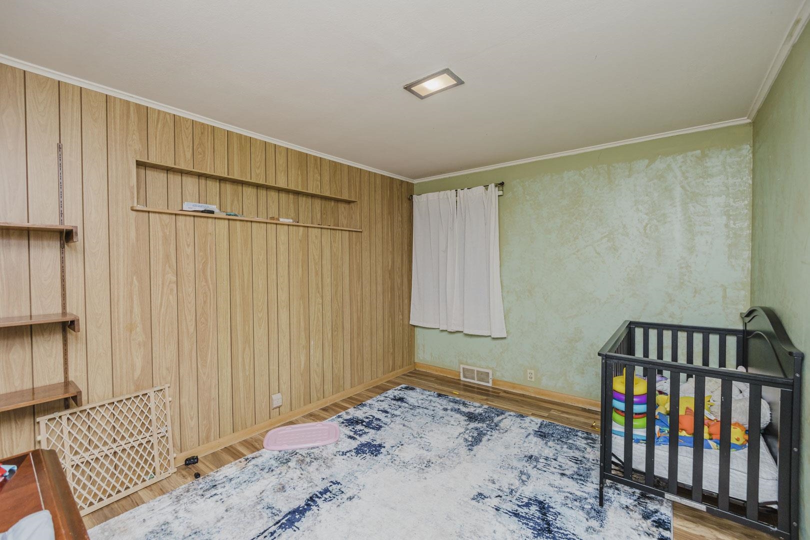 305 Lawrence St. Property Photo 16