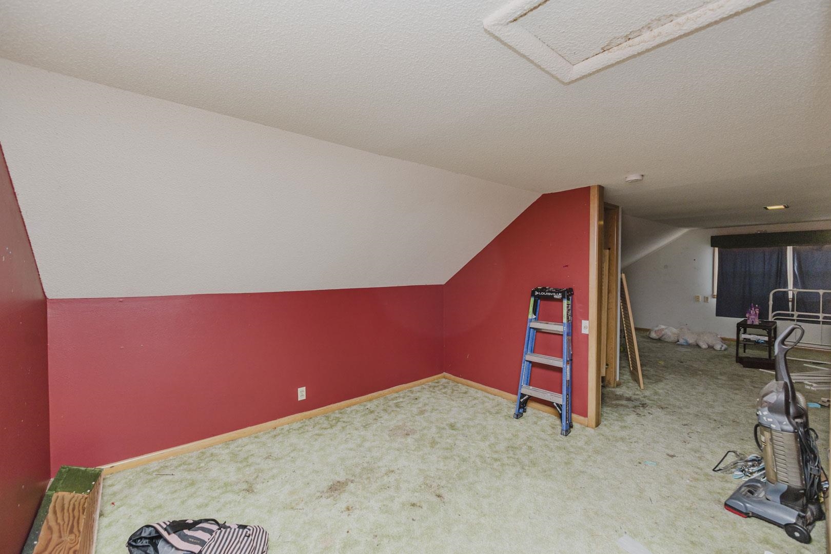305 Lawrence St. Property Photo 18