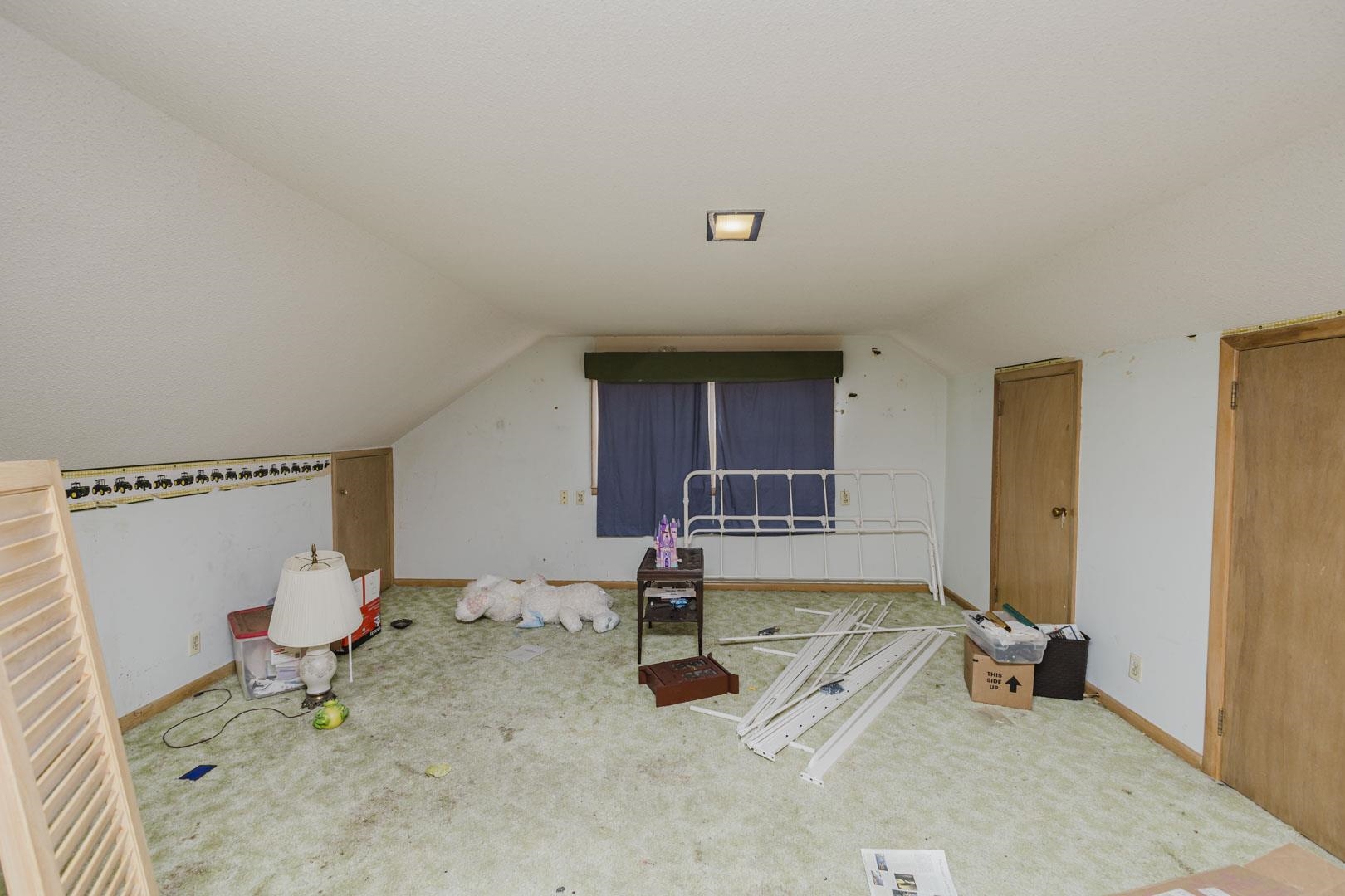 305 Lawrence St. Property Photo 19