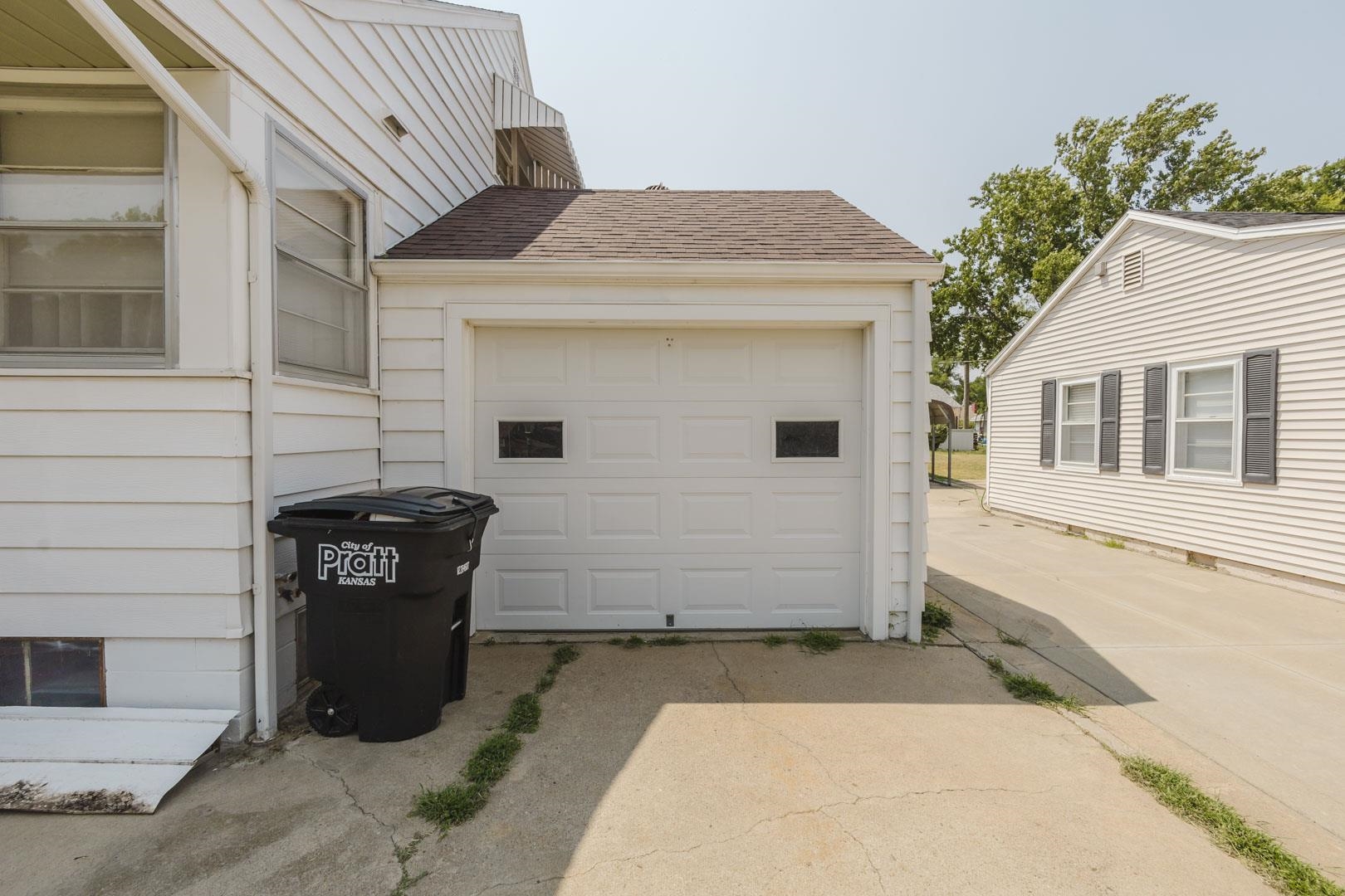 305 Lawrence St. Property Photo 26