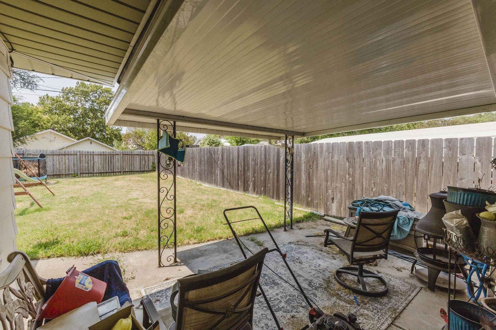 305 Lawrence St. Property Photo 27