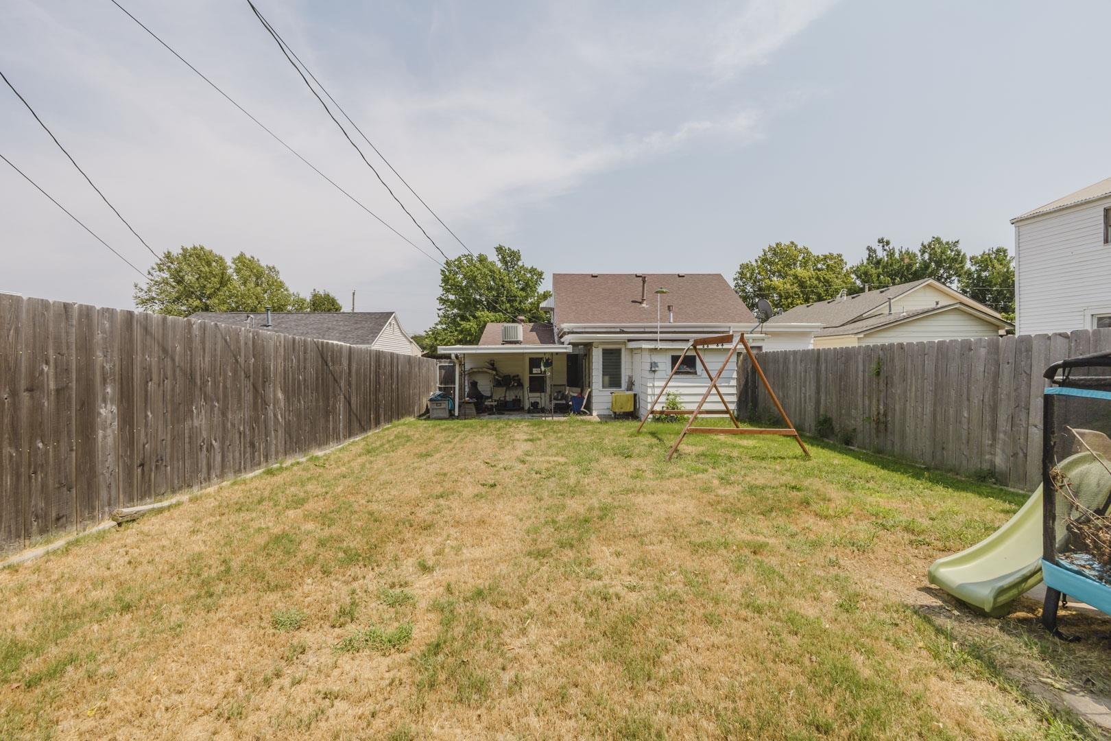 305 Lawrence St. Property Photo 28