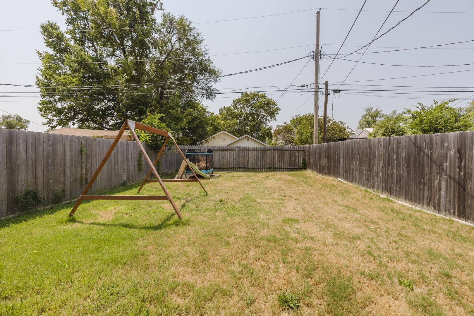 305 Lawrence St. Property Photo 30