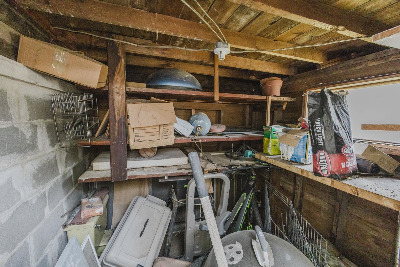 305 Lawrence St. Property Photo 32