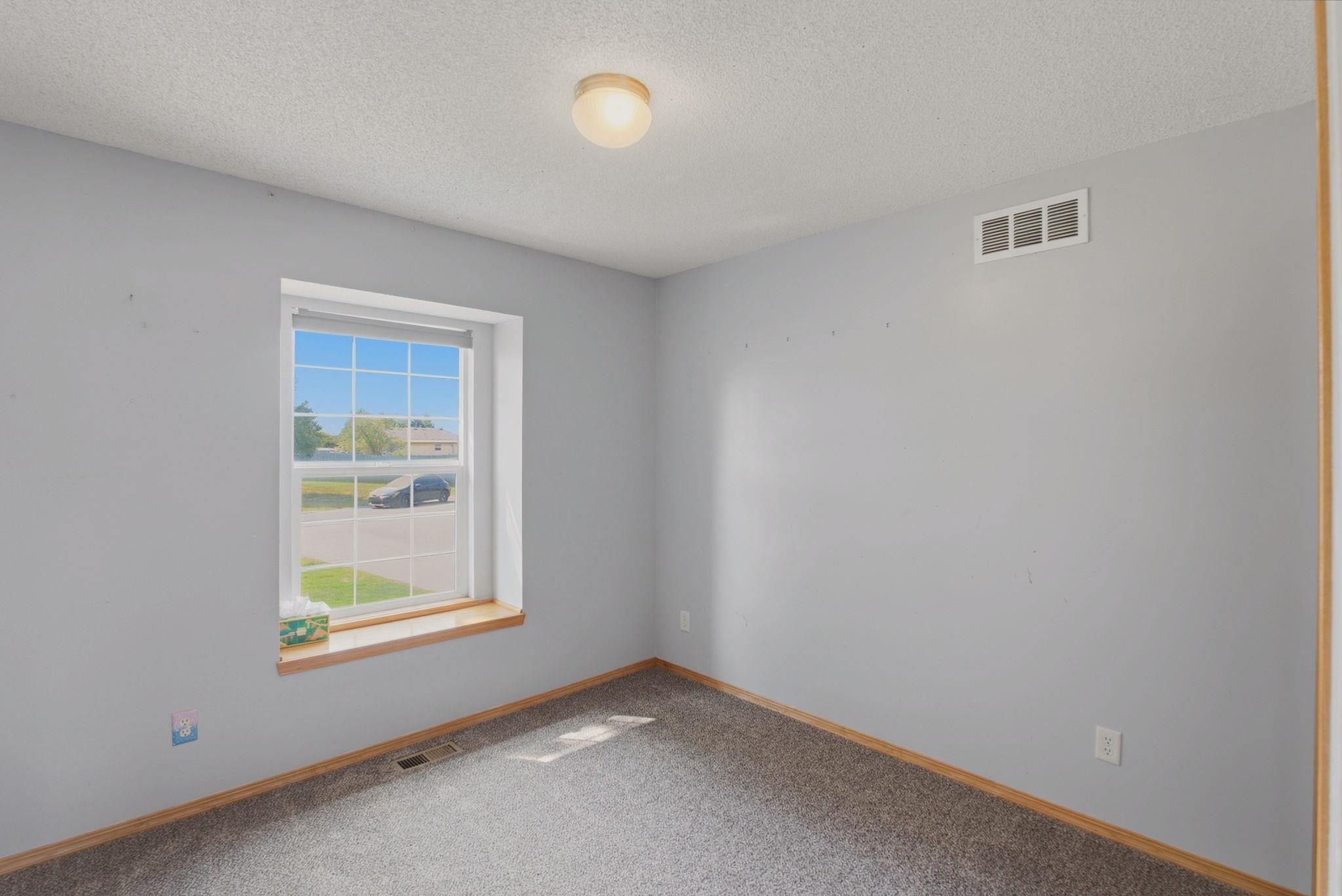 2261 S Upland Hills St Property Photo 20