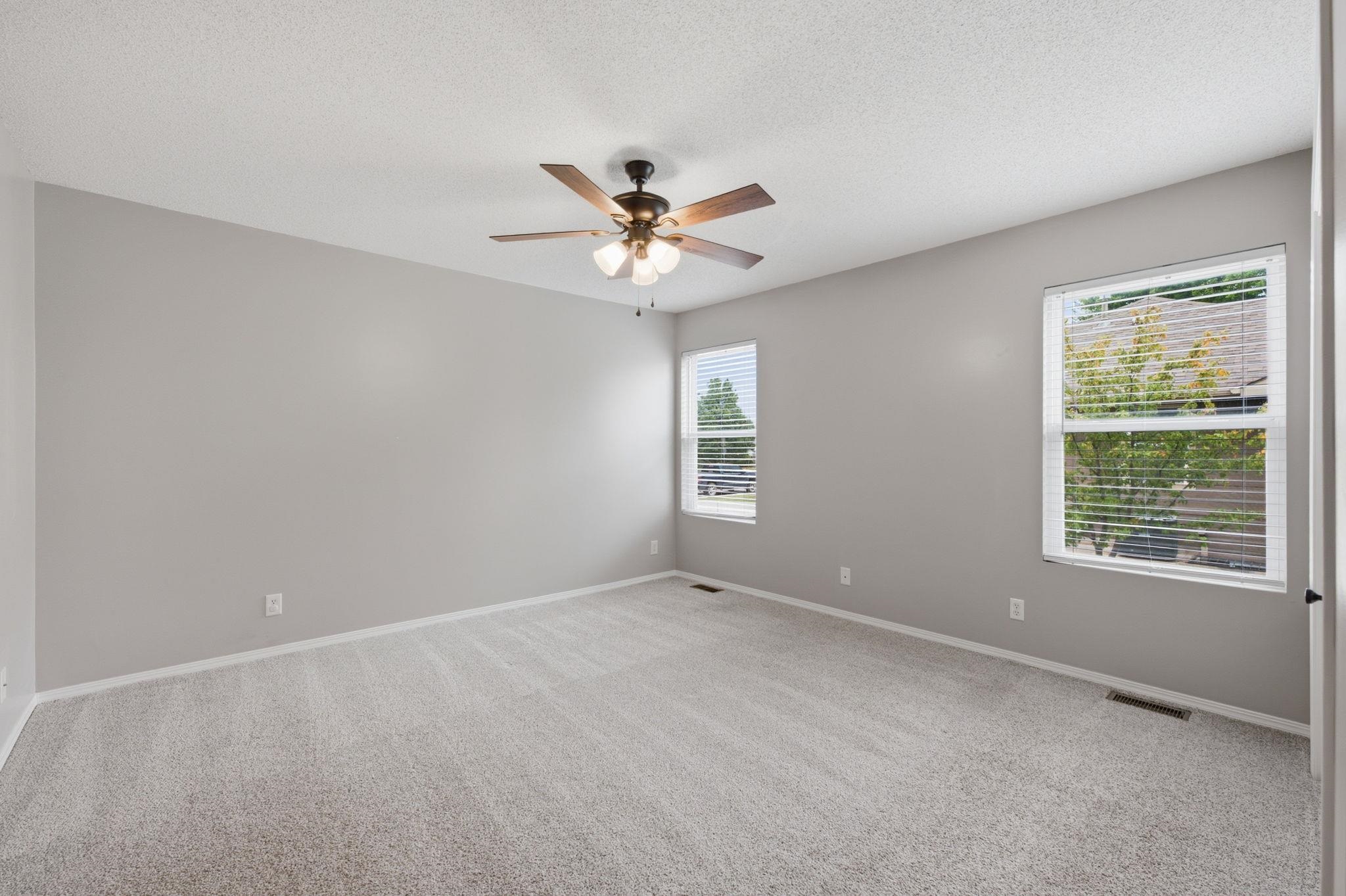 2230 E Glen Hills Dr Property Photo 11