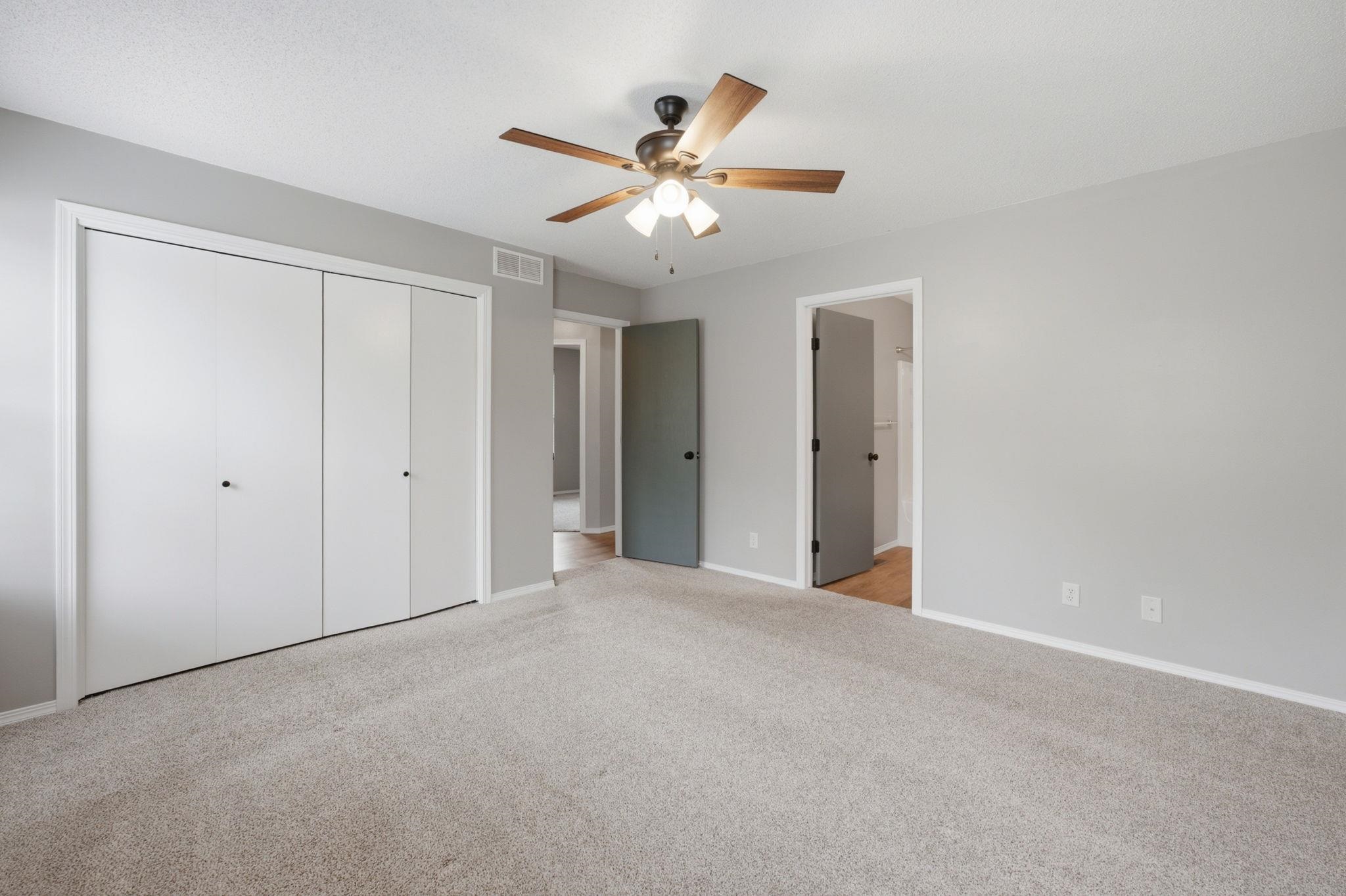 2230 E Glen Hills Dr Property Photo 12