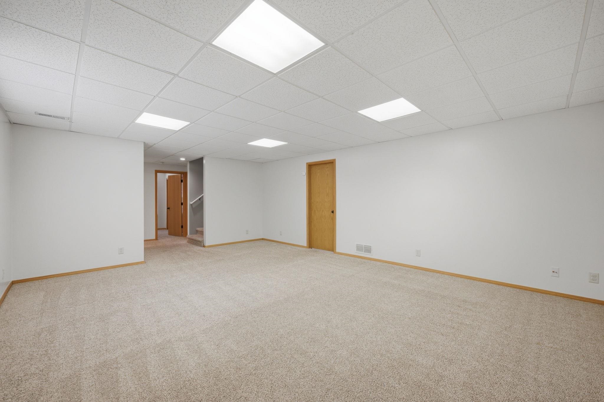 2230 E Glen Hills Dr Property Photo 18