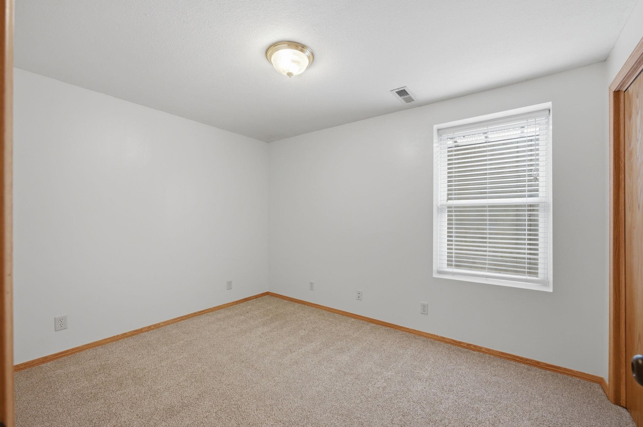 2230 E Glen Hills Dr Property Photo 20