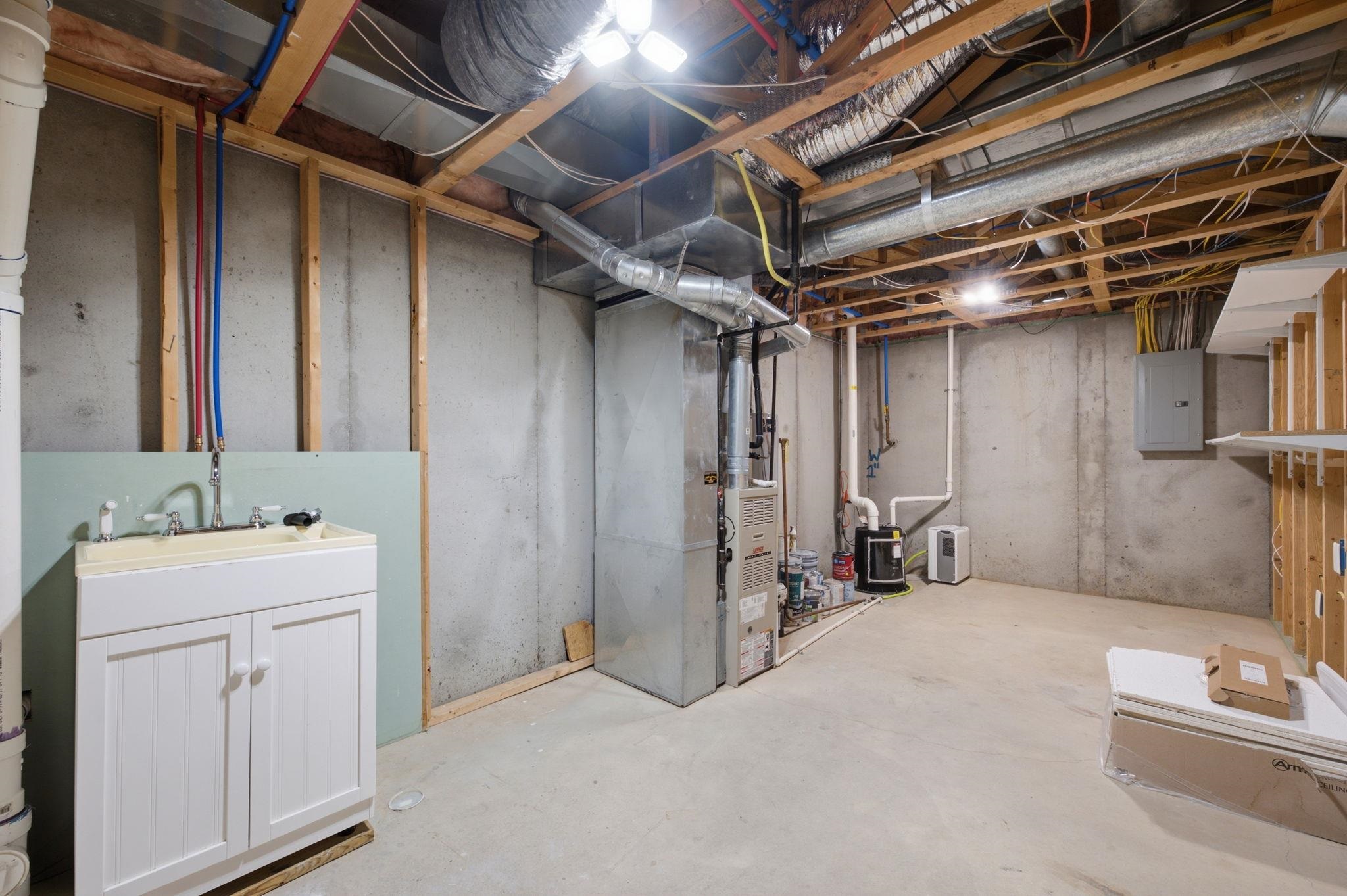2230 E Glen Hills Dr Property Photo 23