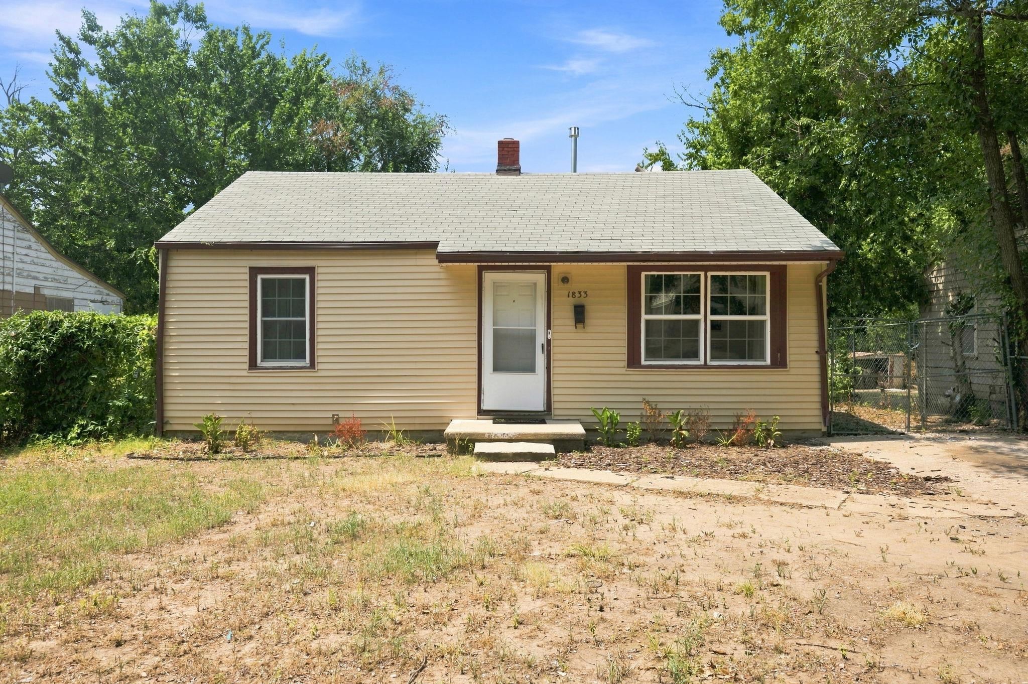 1833 N Green Property Photo 1