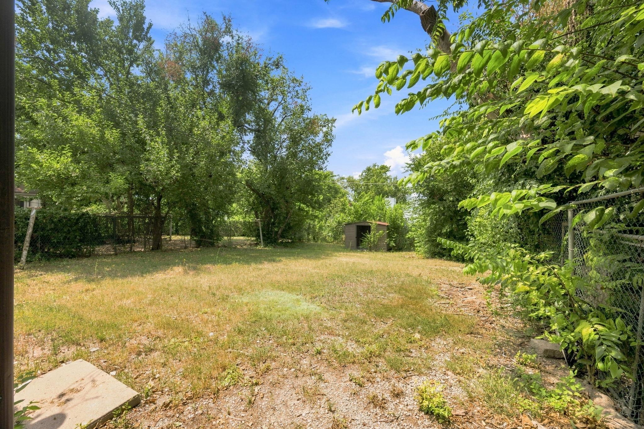 1833 N Green Property Photo 15