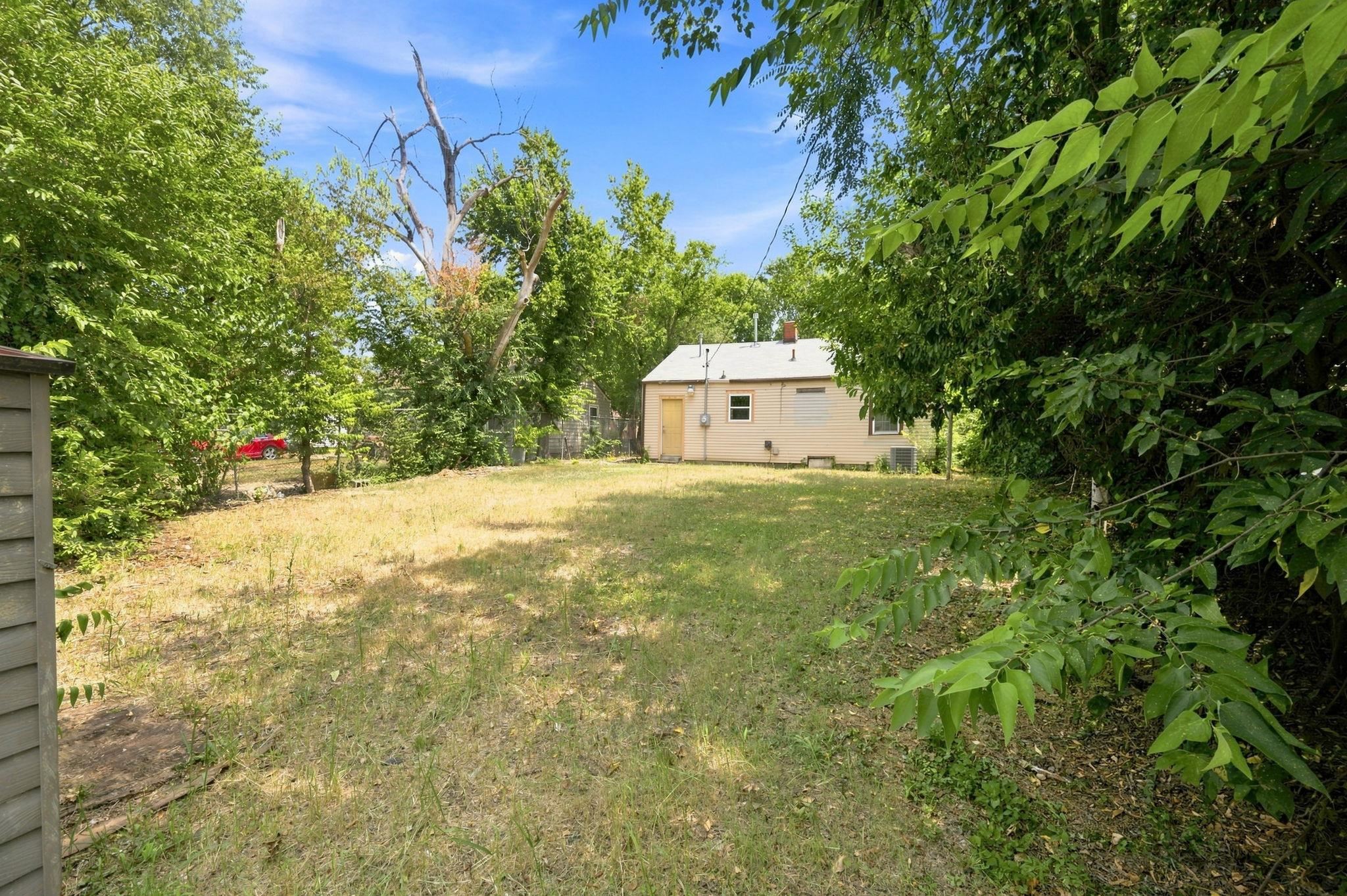 1833 N Green Property Photo 18
