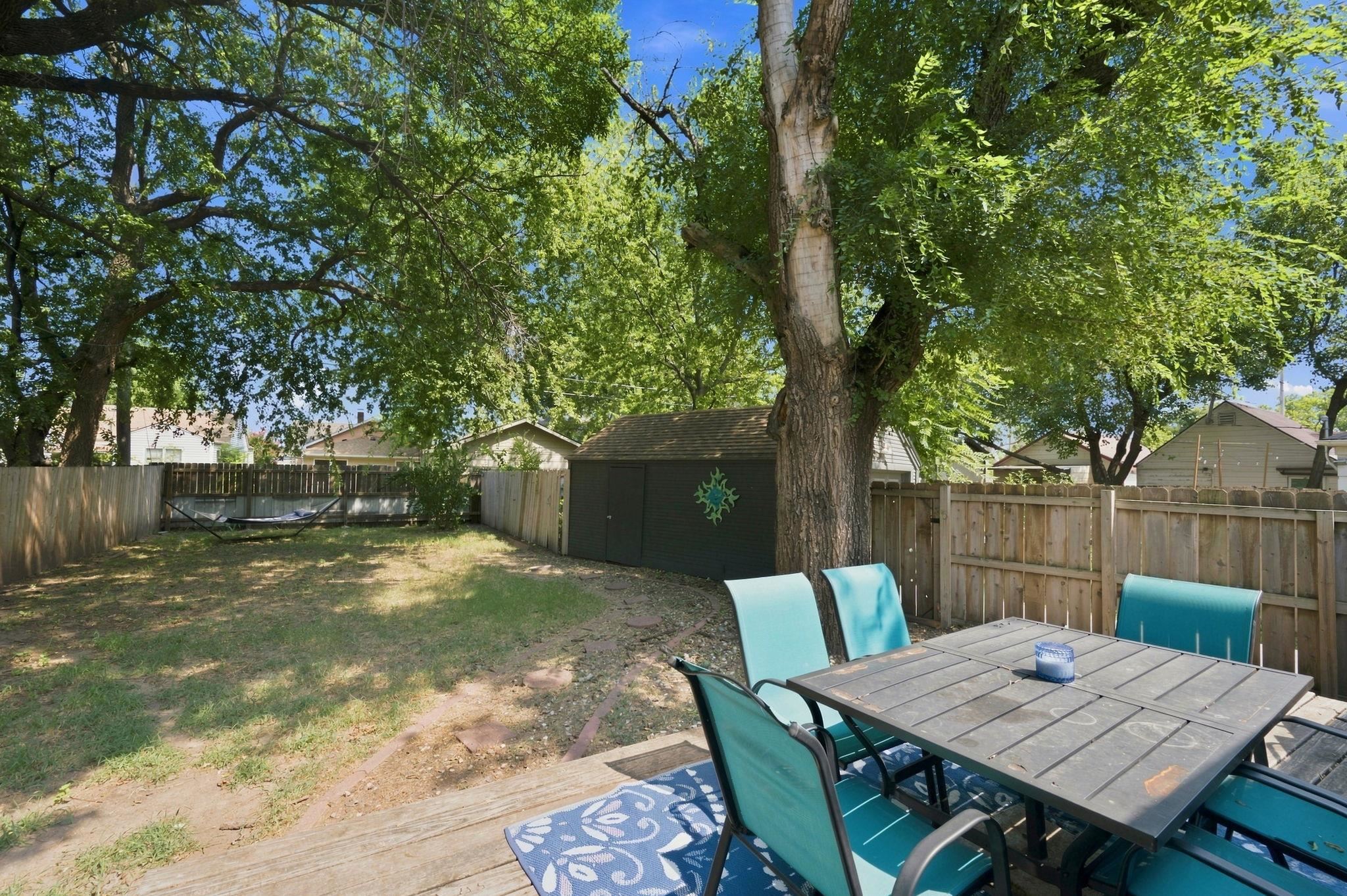 260 S Minneapolis Ave Property Photo 17
