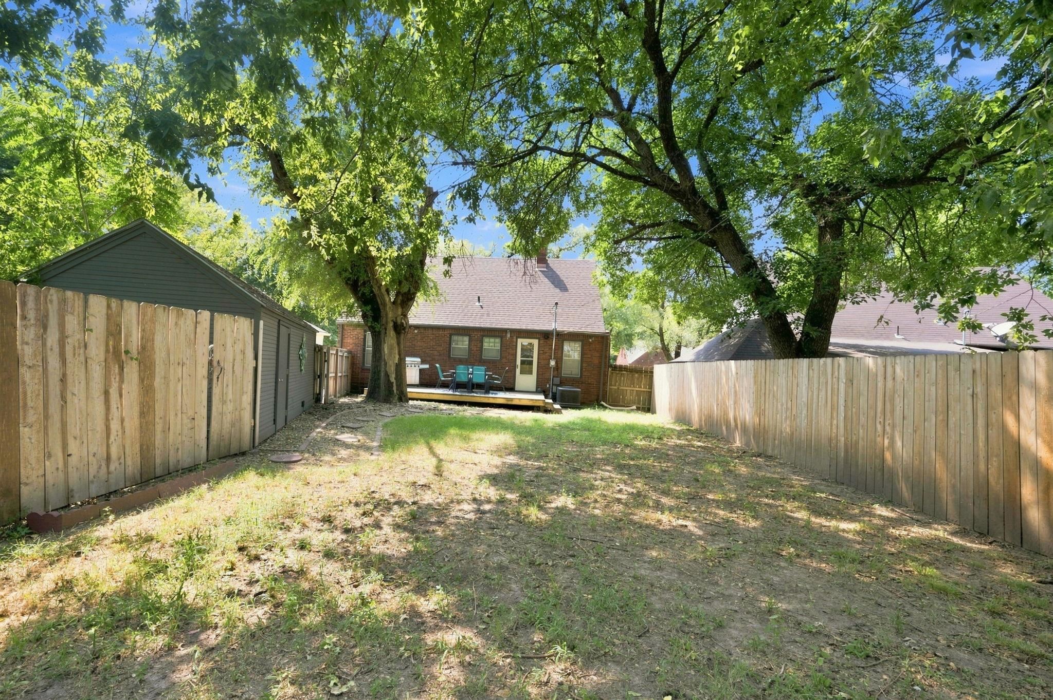 260 S Minneapolis Ave Property Photo 28