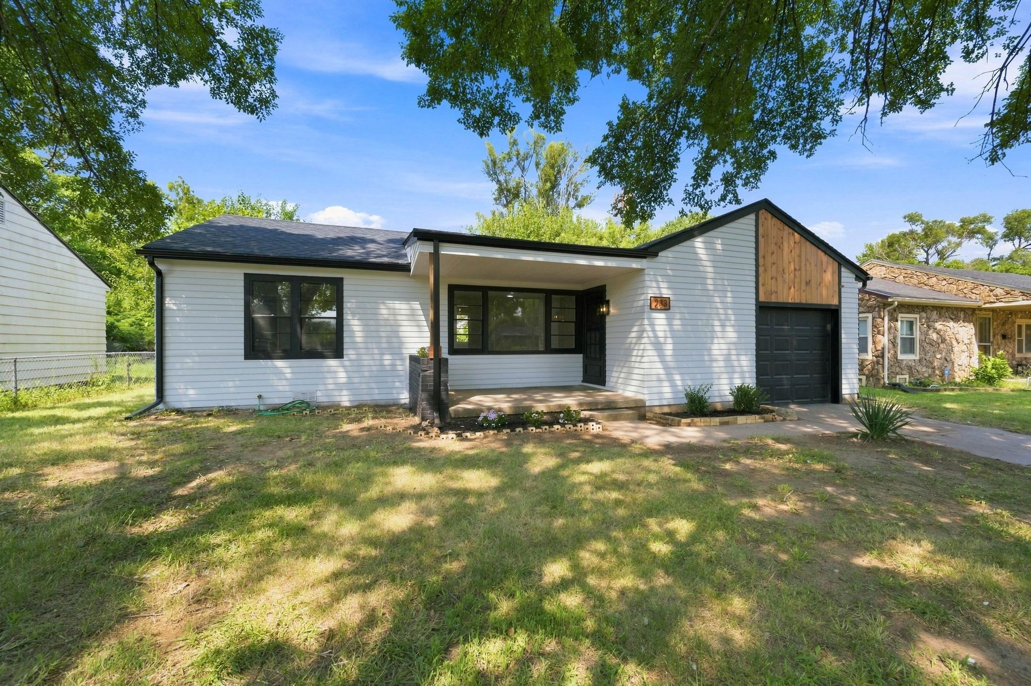 233 S Stearns Property Photo 3