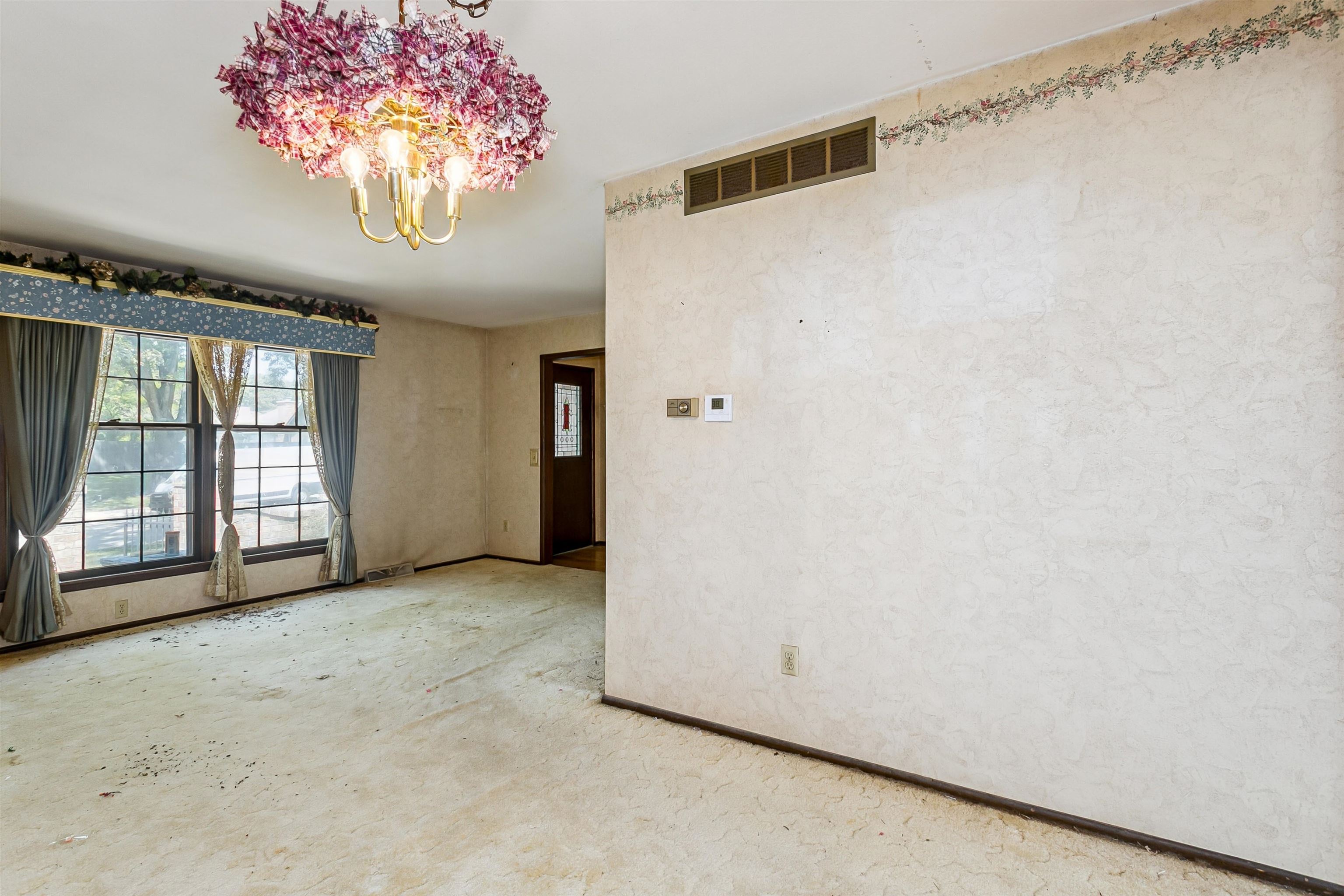 849 E Sunrise St Property Photo 5