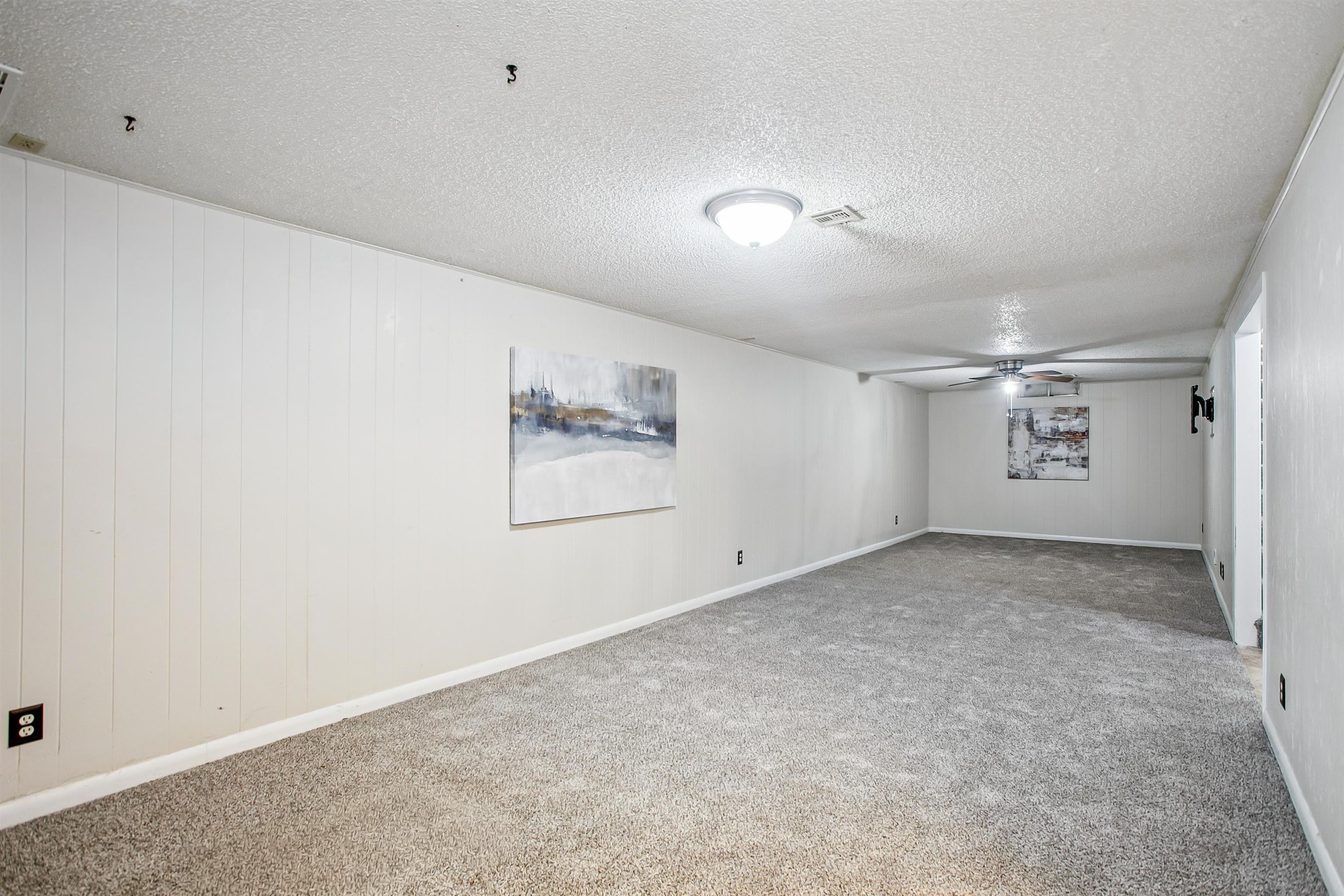 142 N Tracy St Property Photo 18