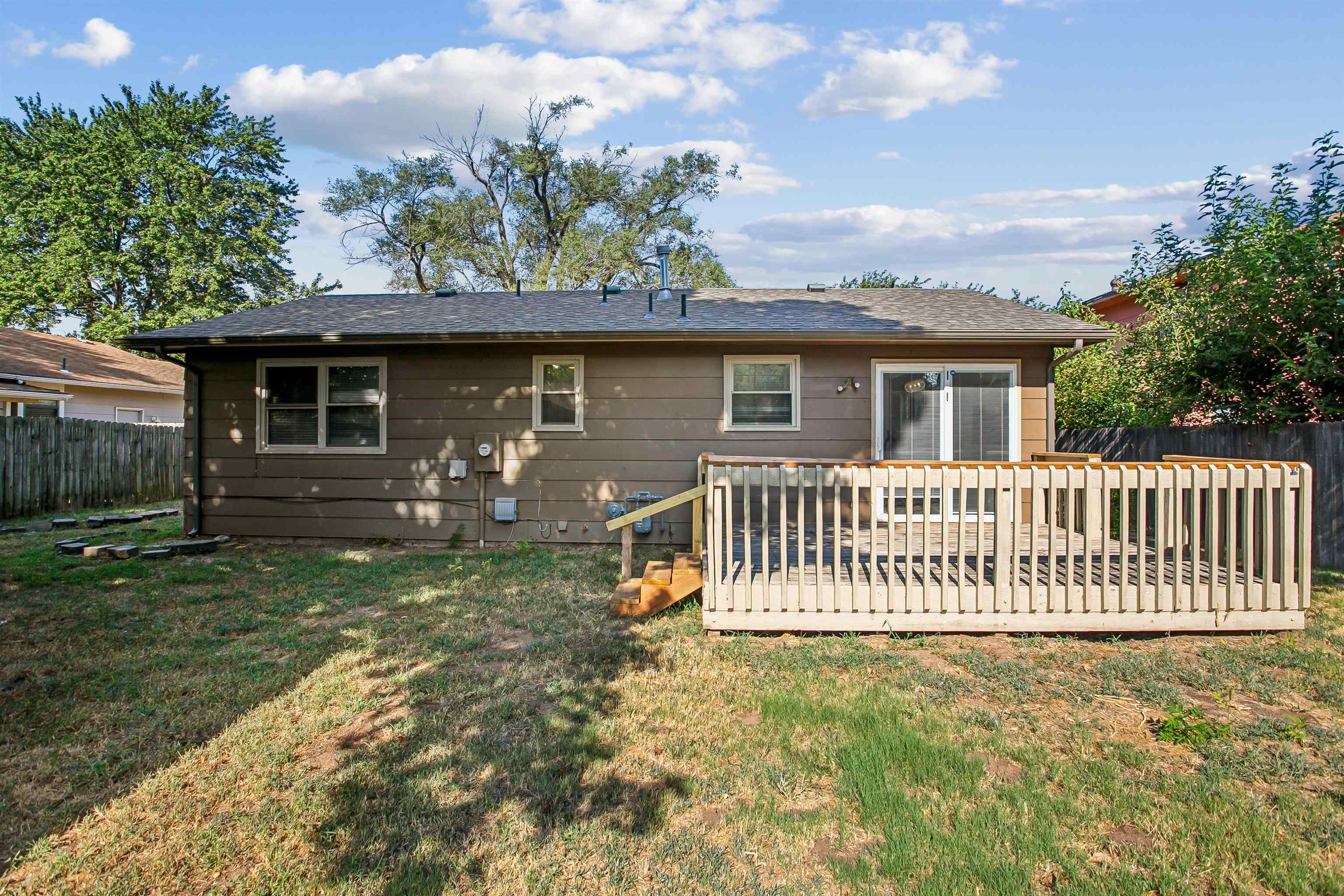 142 N Tracy St Property Photo 22