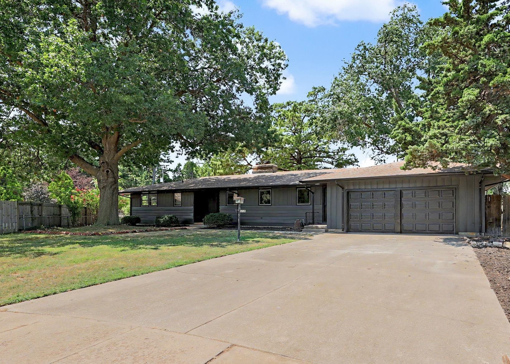 3321 E Bellaire Ct