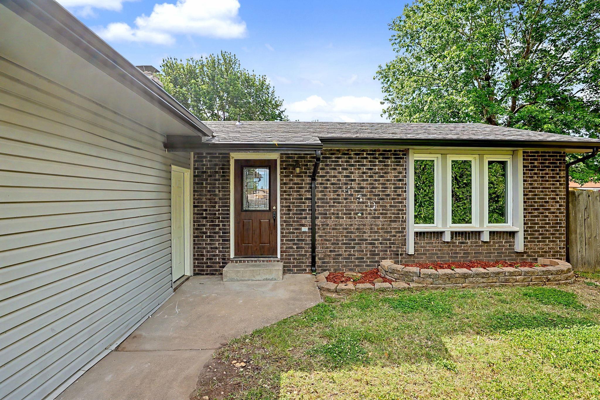 440 N Linden Property Photo 2