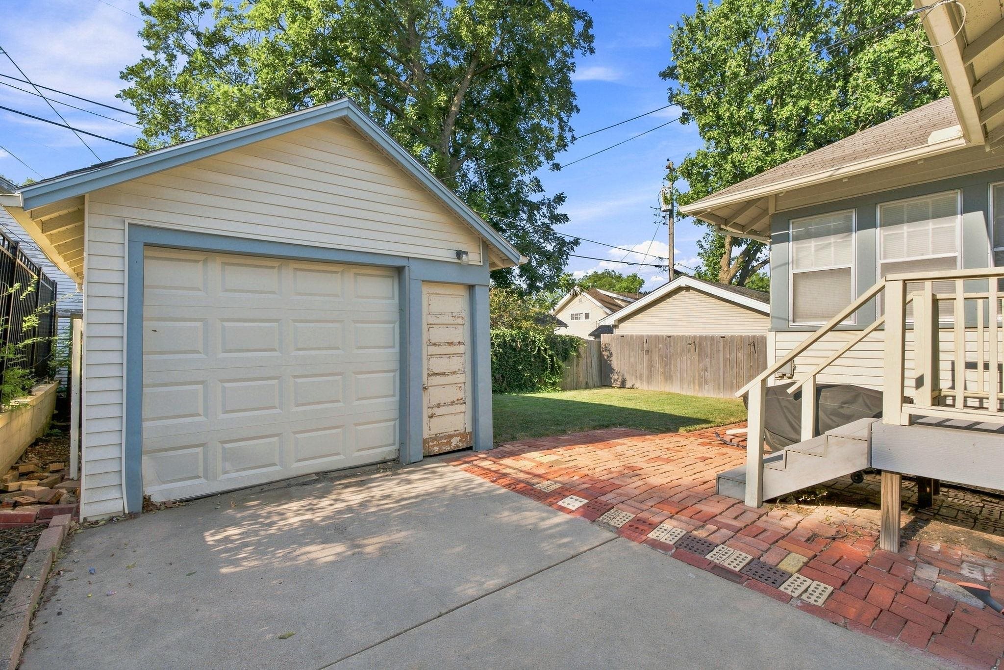 3325 E Chatfield Place Property Photo 26
