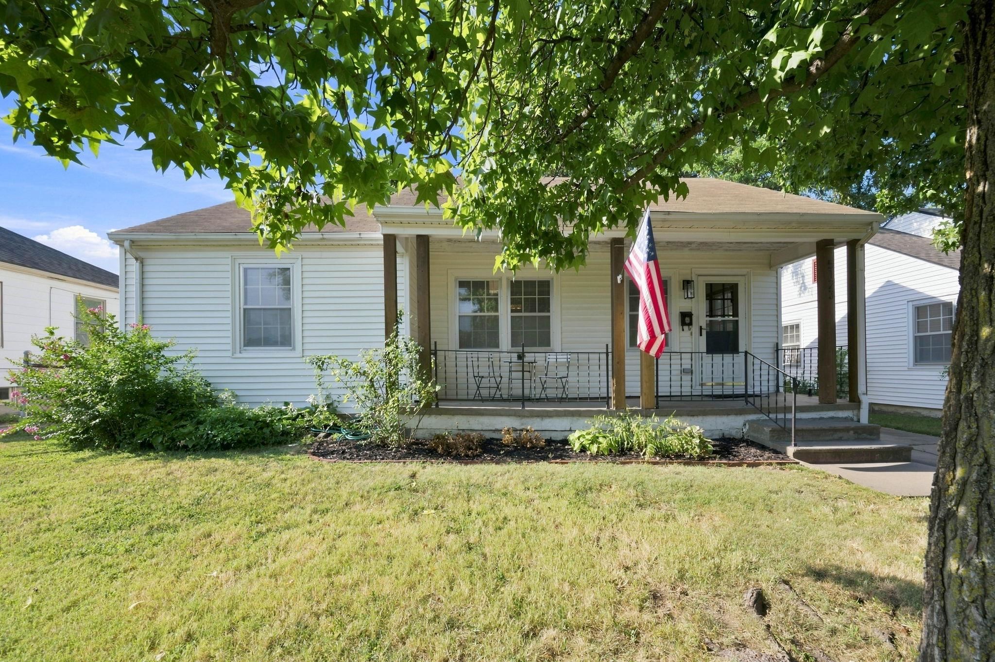 5123 E Murdock Ave Property Photo 1