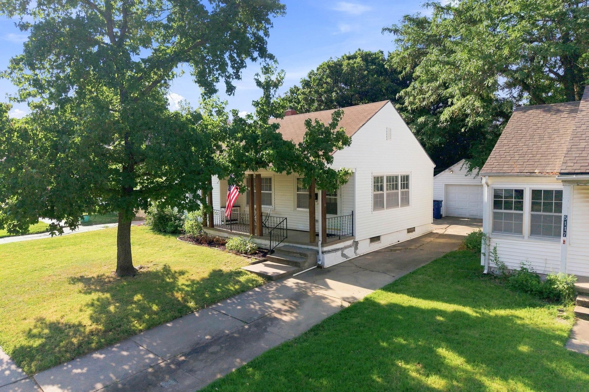 5123 E Murdock Ave Property Photo 2