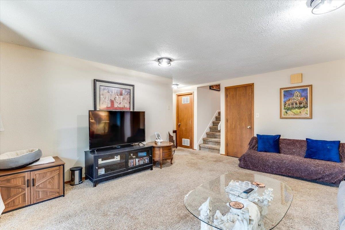 1713 E Brendonwood Rd Property Photo 22