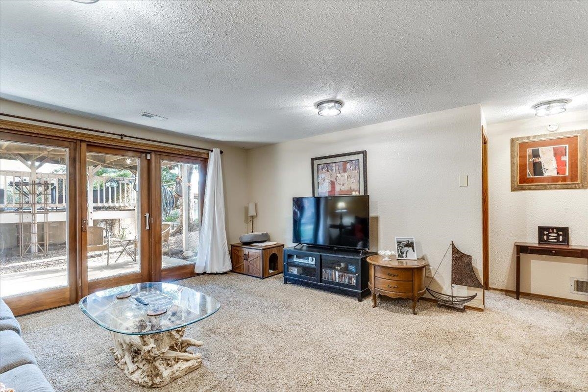 1713 E Brendonwood Rd Property Photo 23