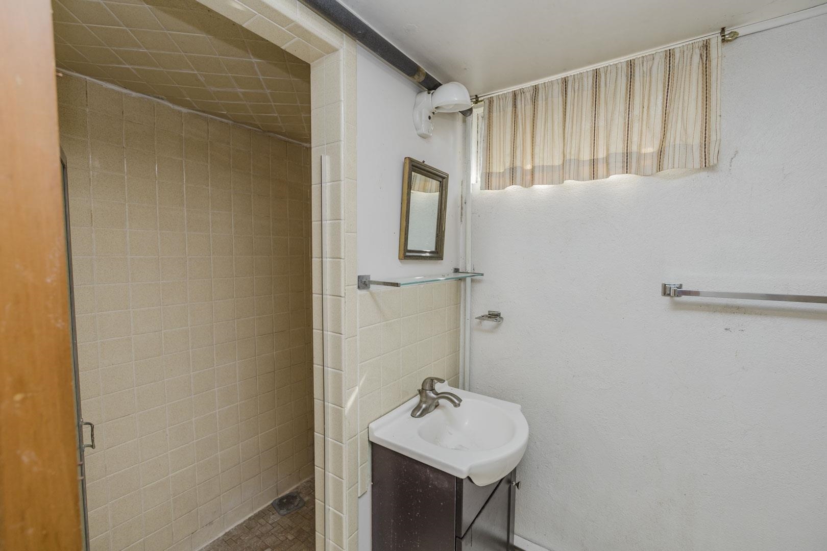 112 W F St Property Photo 28