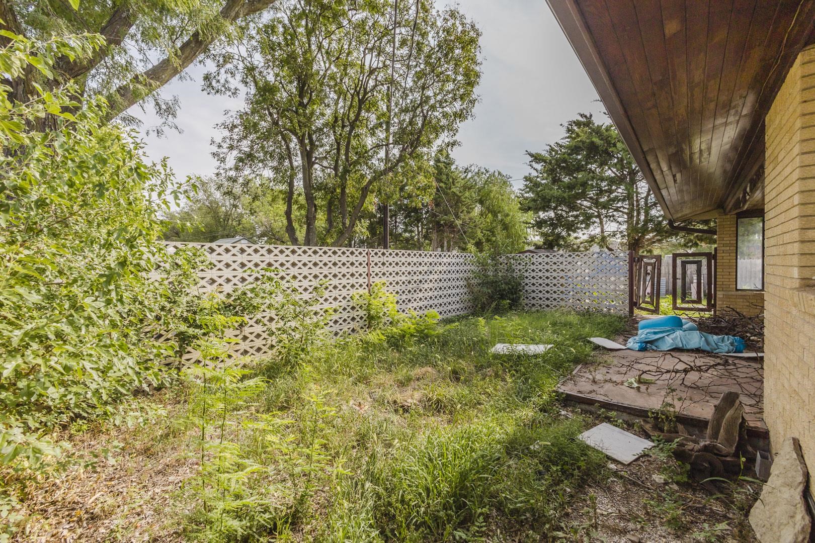 112 W F St Property Photo 36