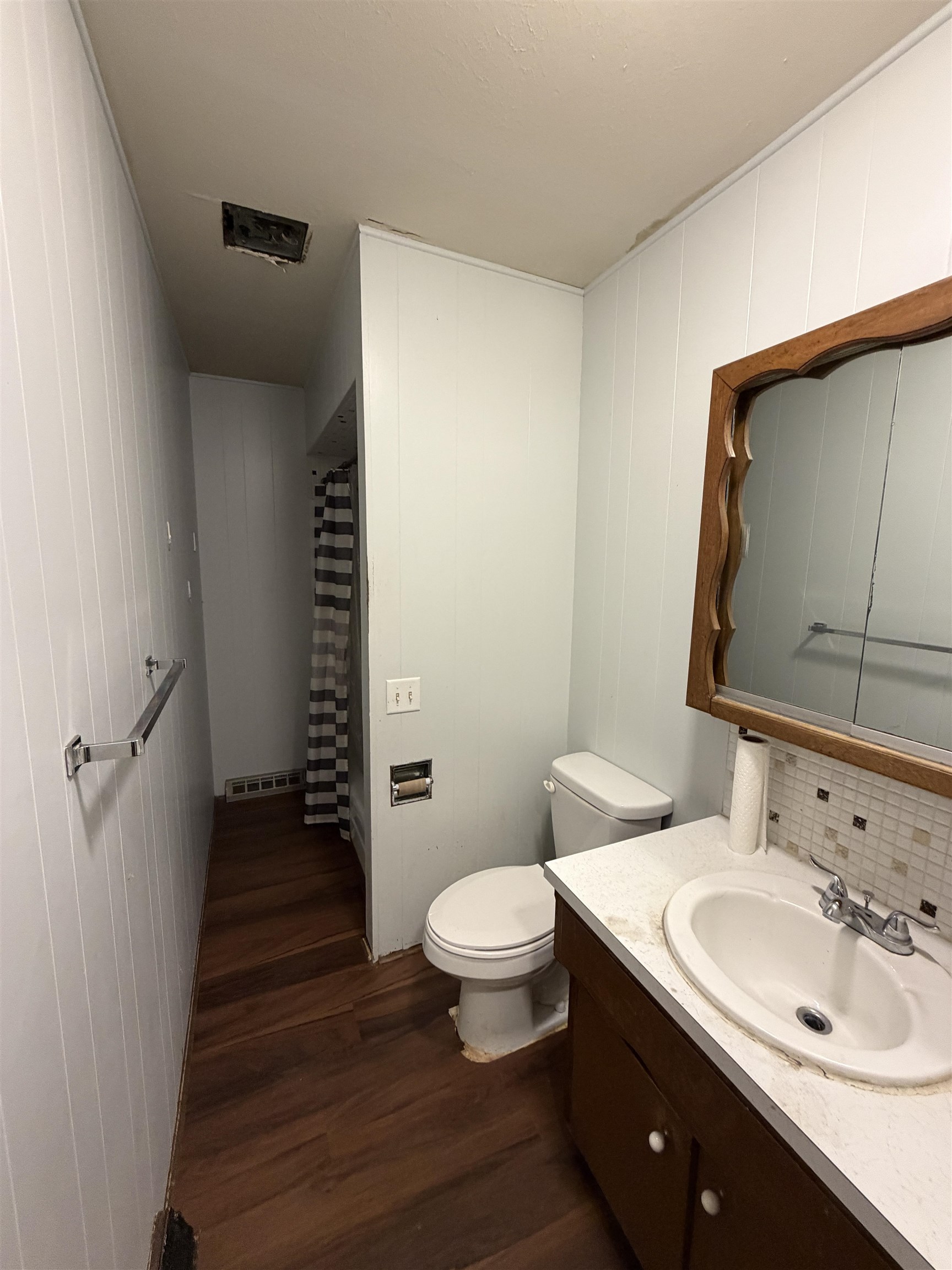 2543 S Hiram Avenue Property Photo 9