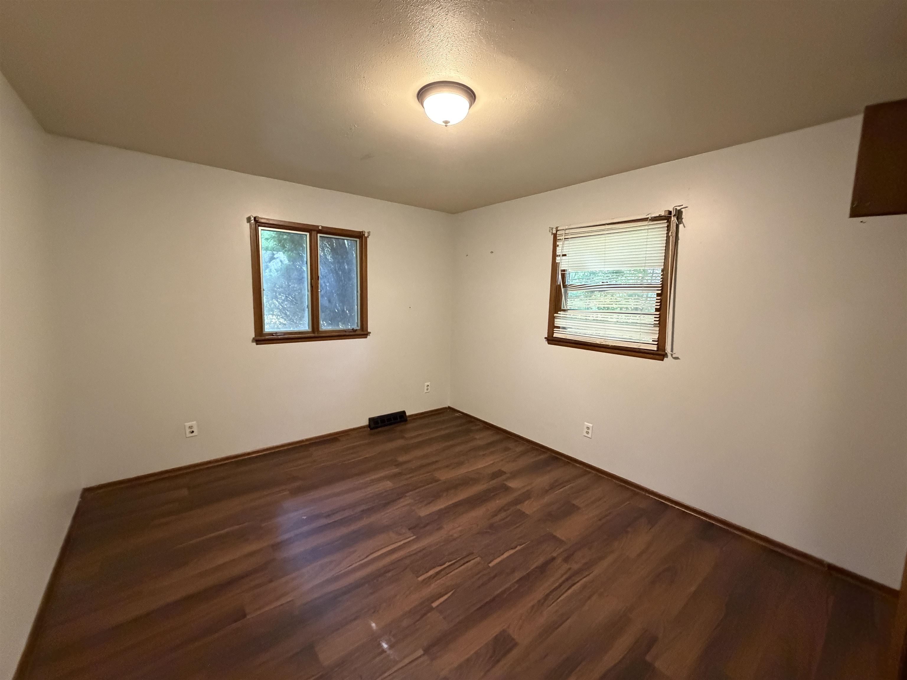 2543 S Hiram Avenue Property Photo 12