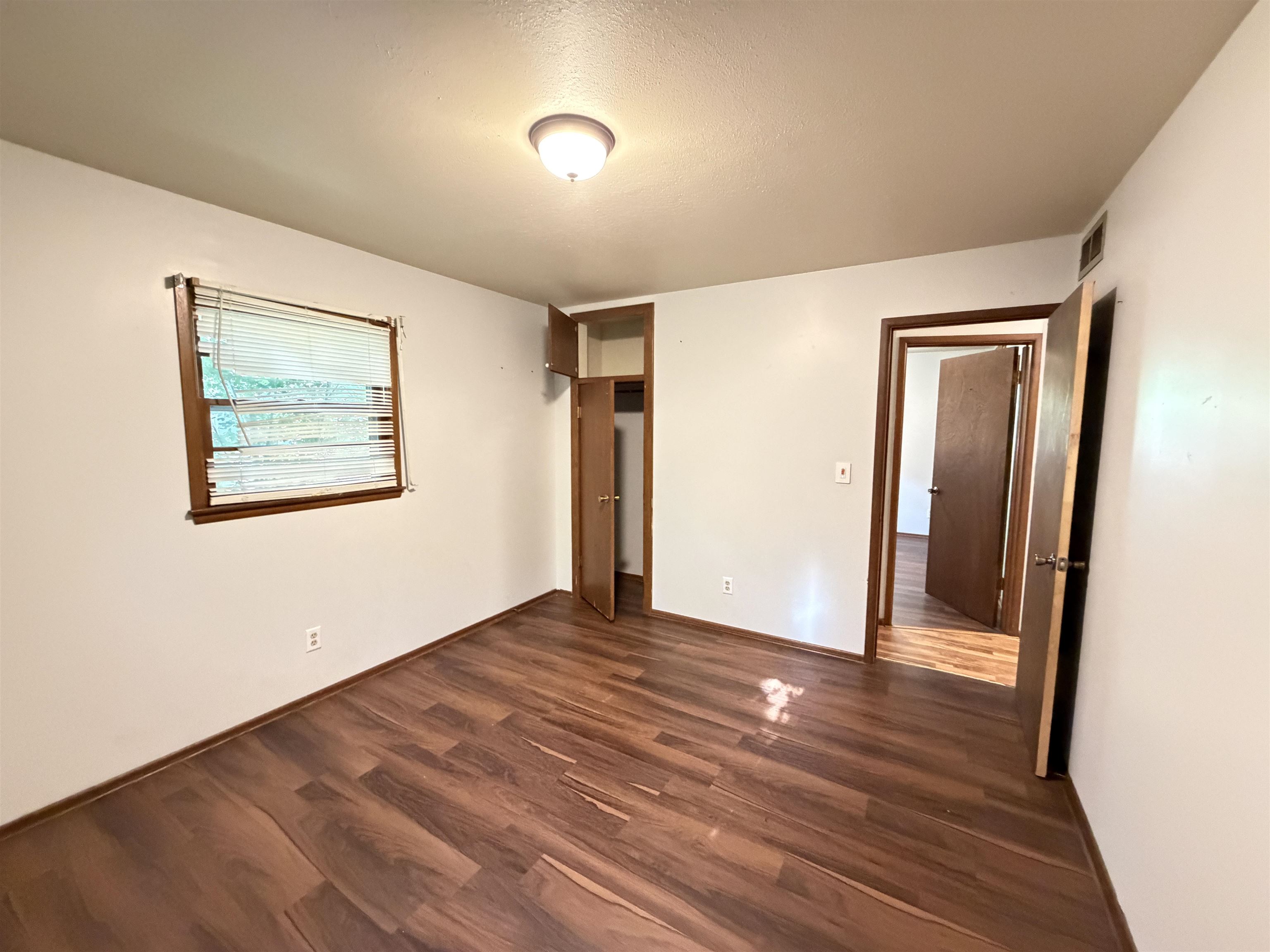 2543 S Hiram Avenue Property Photo 13