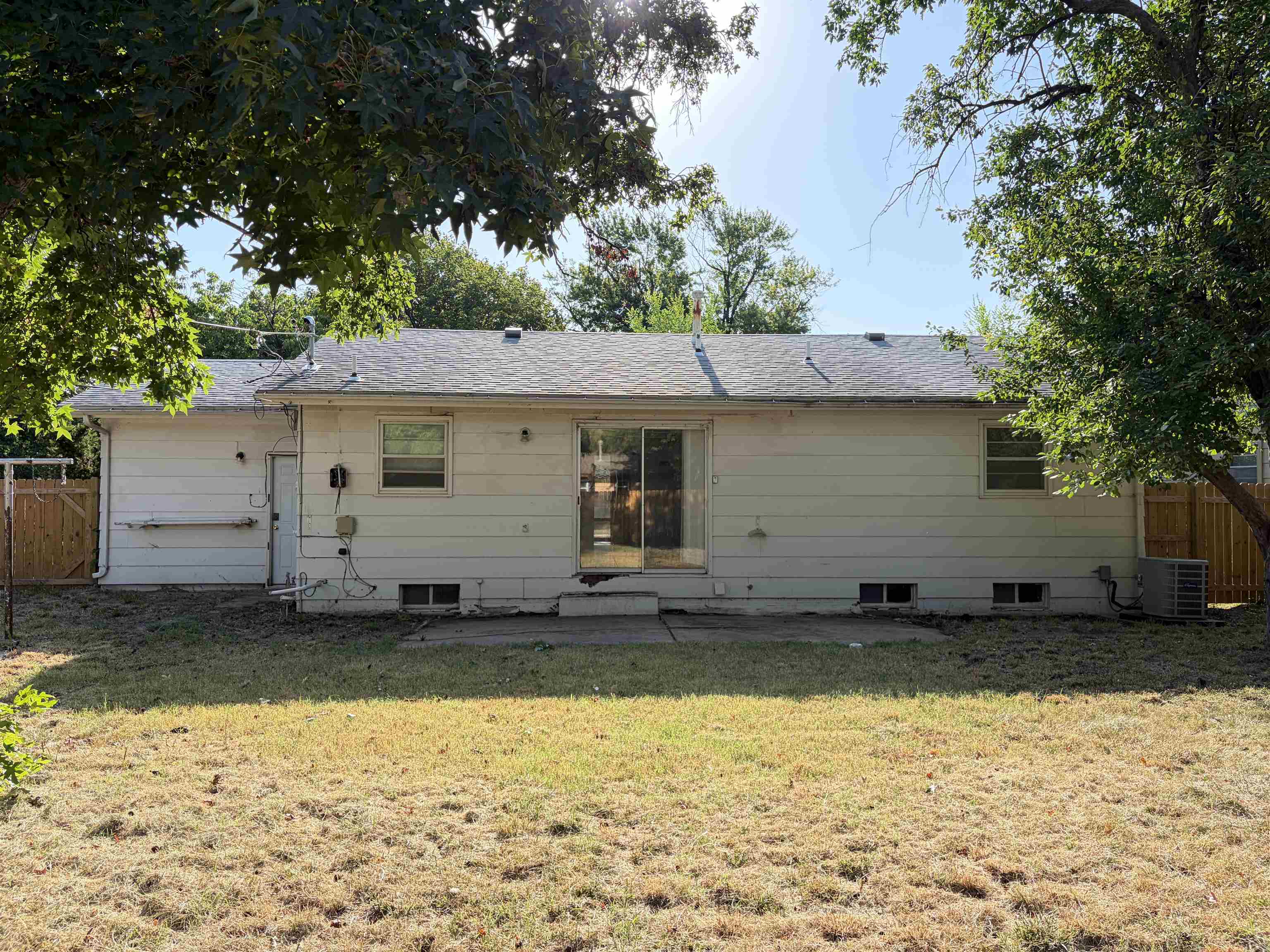 2543 S Hiram Avenue Property Photo 22