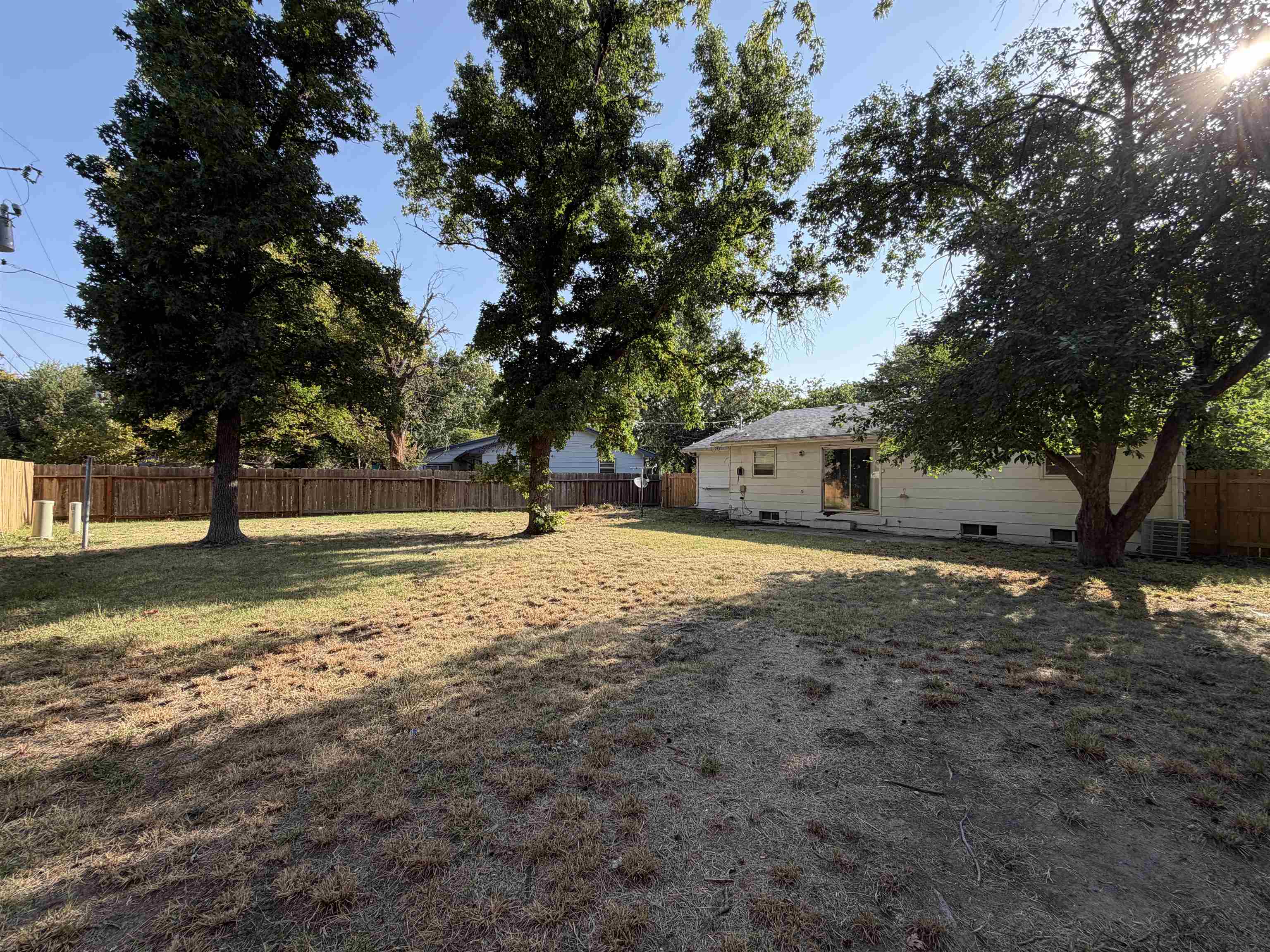 2543 S Hiram Avenue Property Photo 23