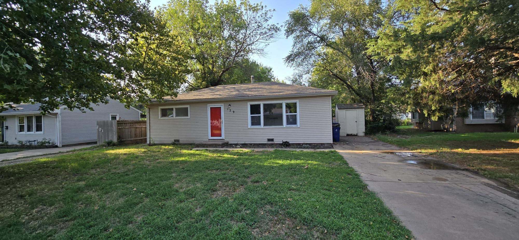 129 E Edgemoor St Property Photo 1