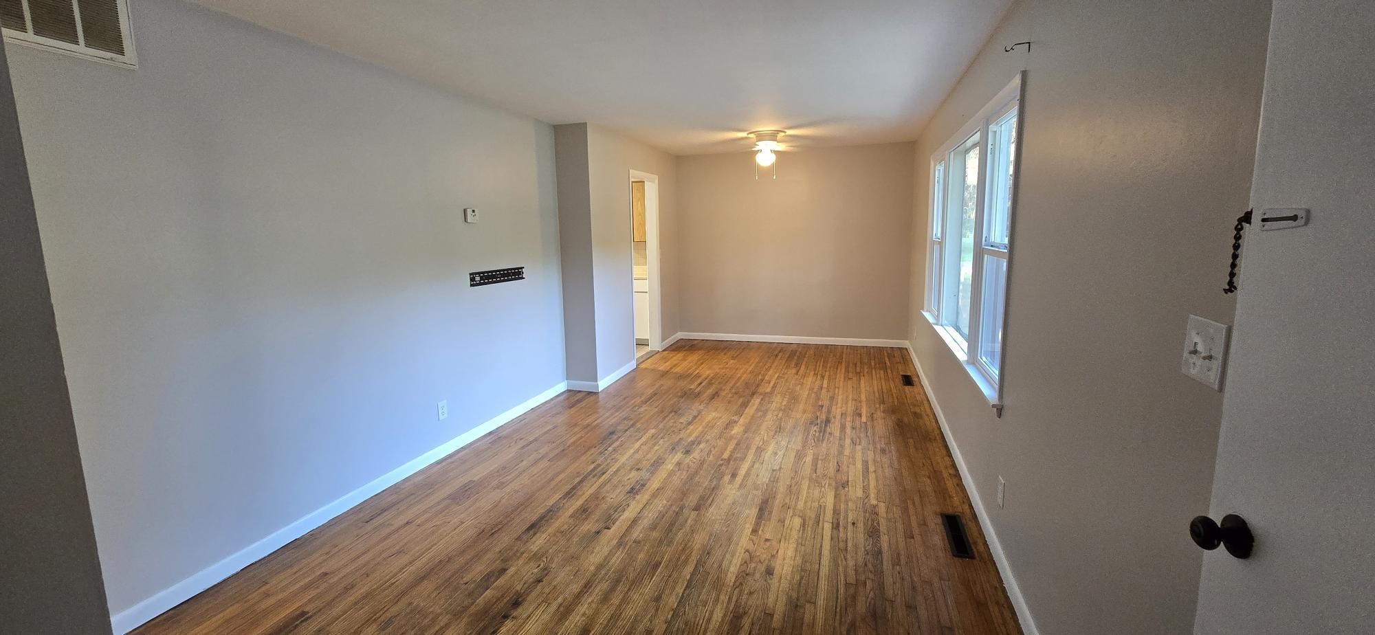 129 E Edgemoor St Property Photo 3