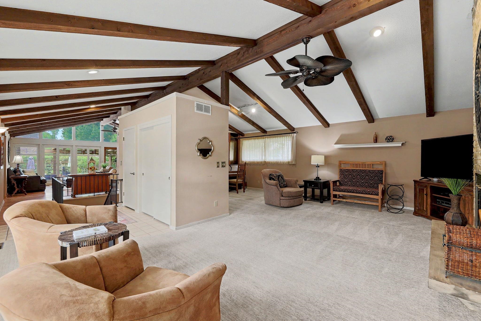8611 E Tamarac Ln Property Photo 3