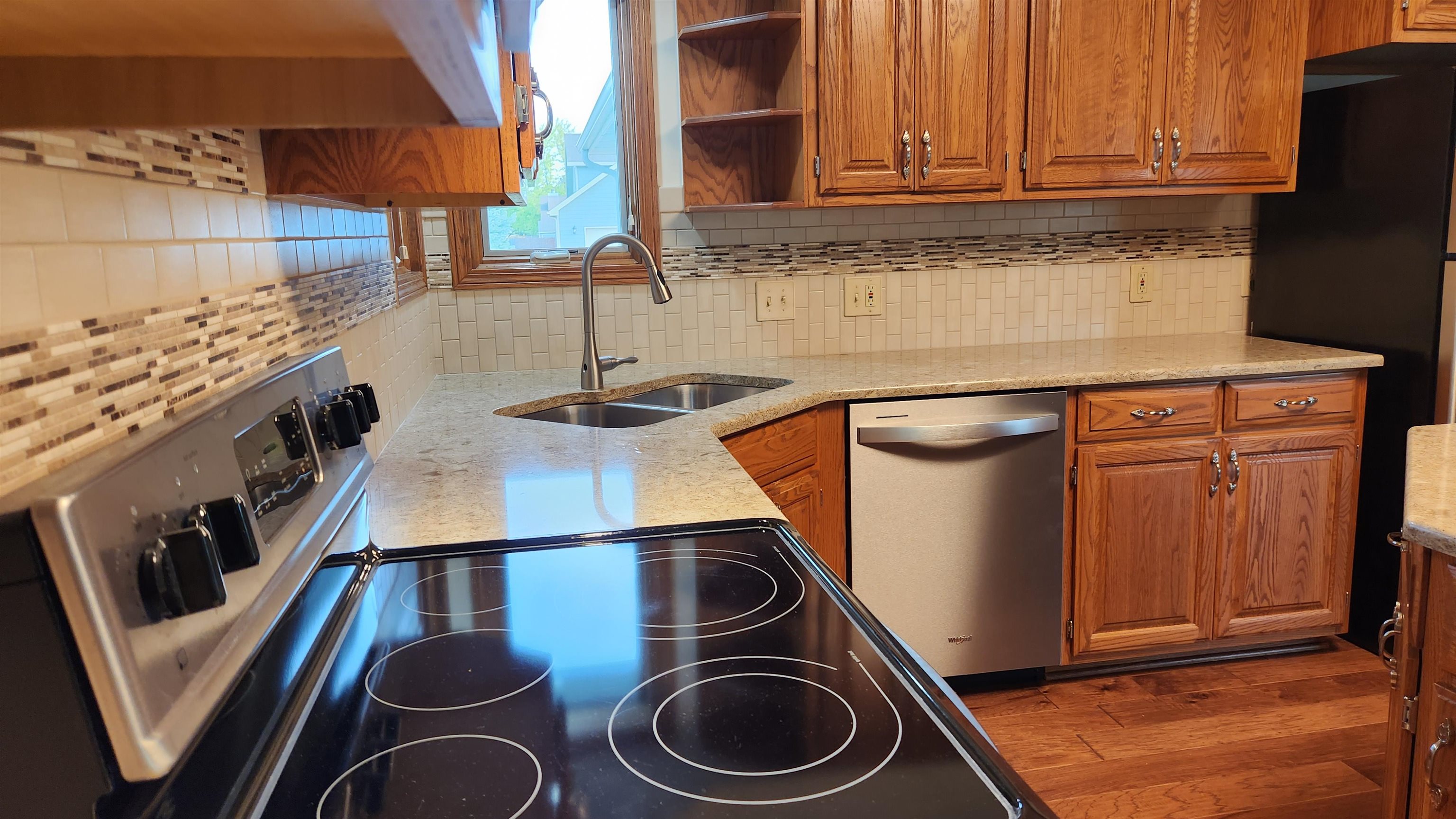 1216 E Republic Avenue Property Photo 6