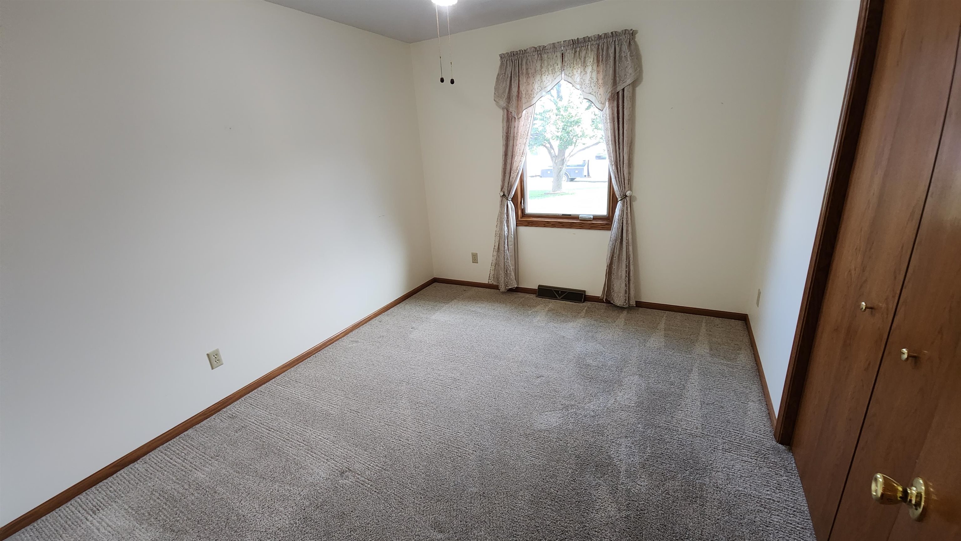 1216 E Republic Avenue Property Photo 22