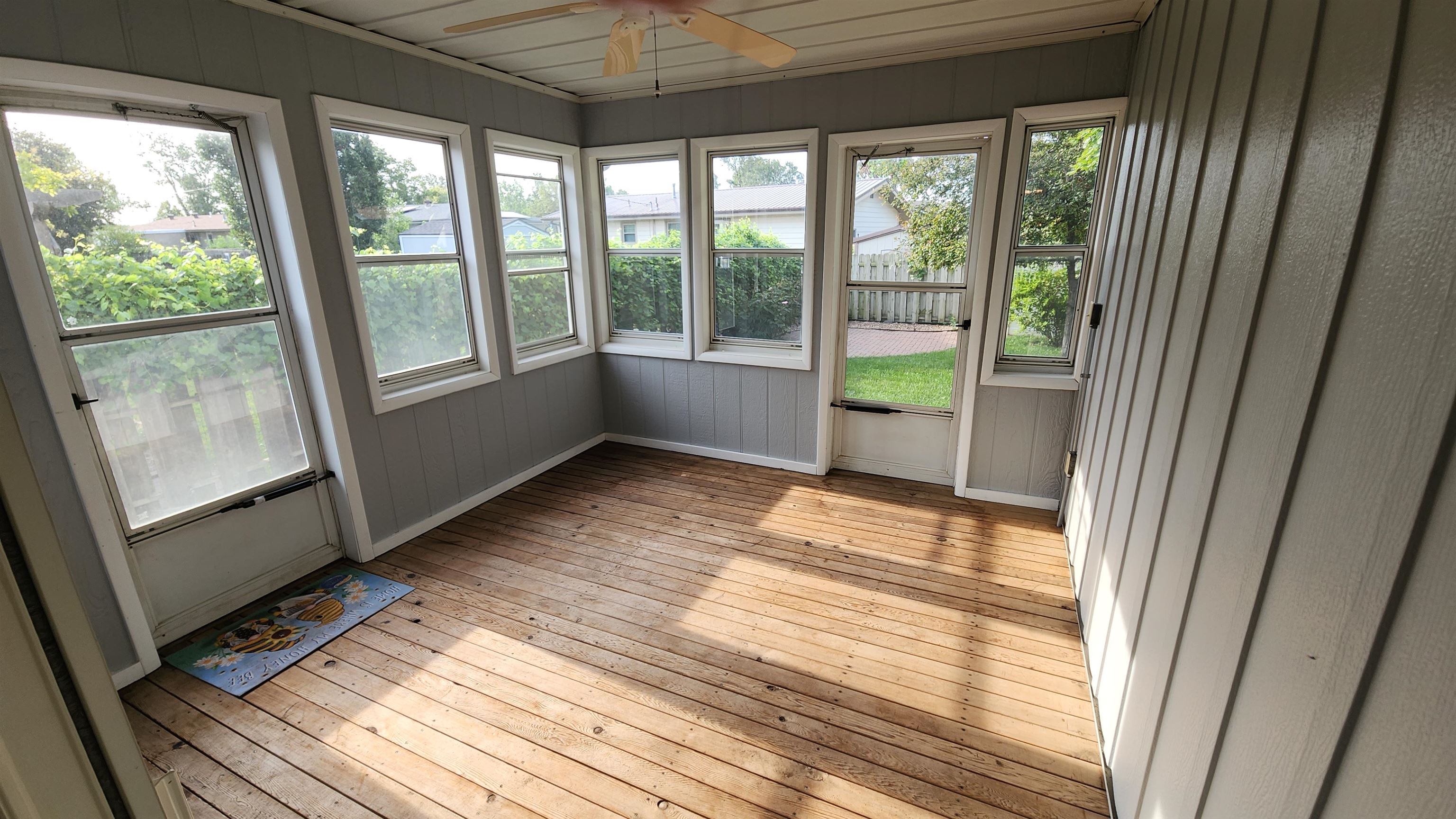 1216 E Republic Avenue Property Photo 26