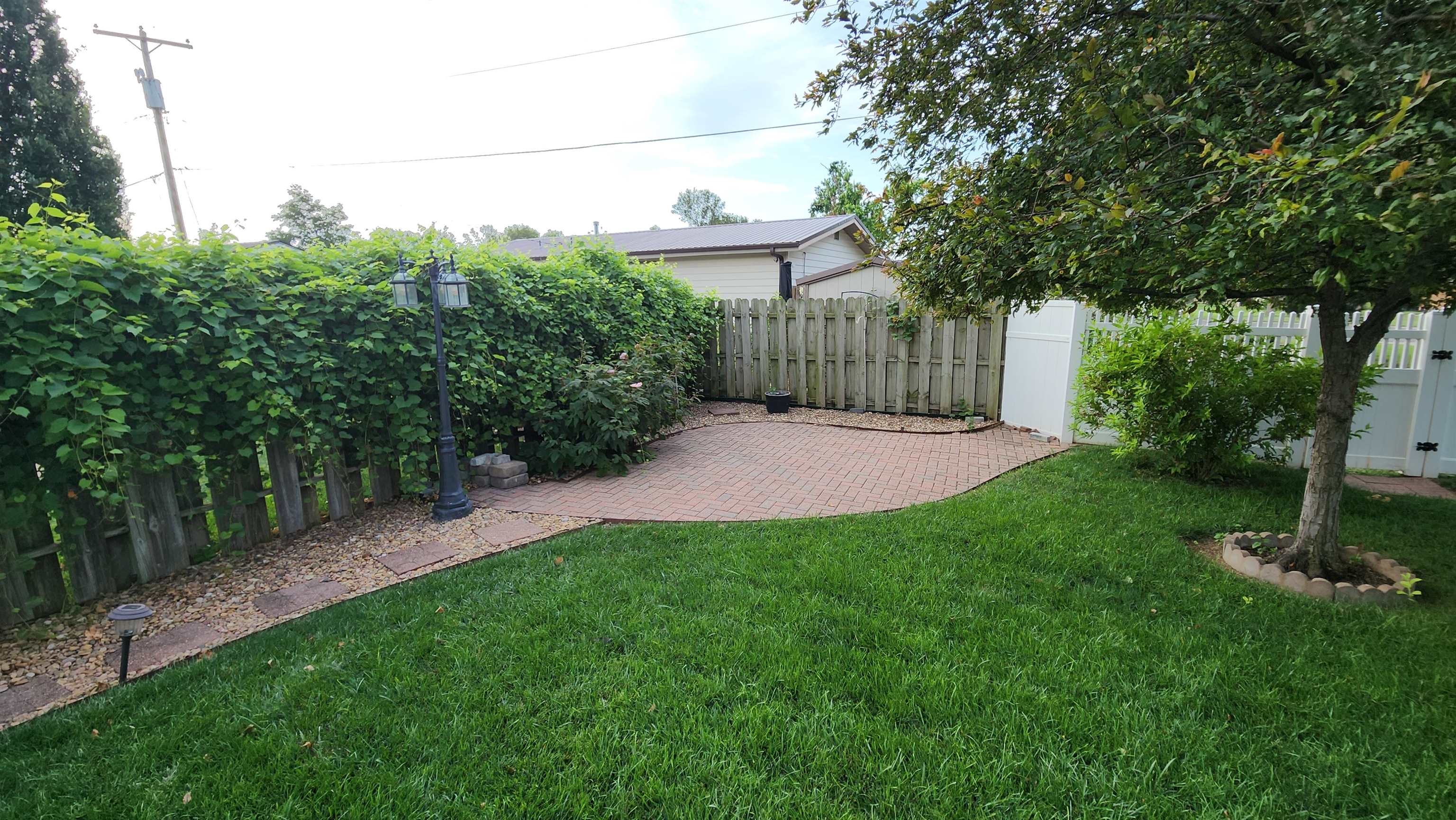 1216 E Republic Avenue Property Photo 31