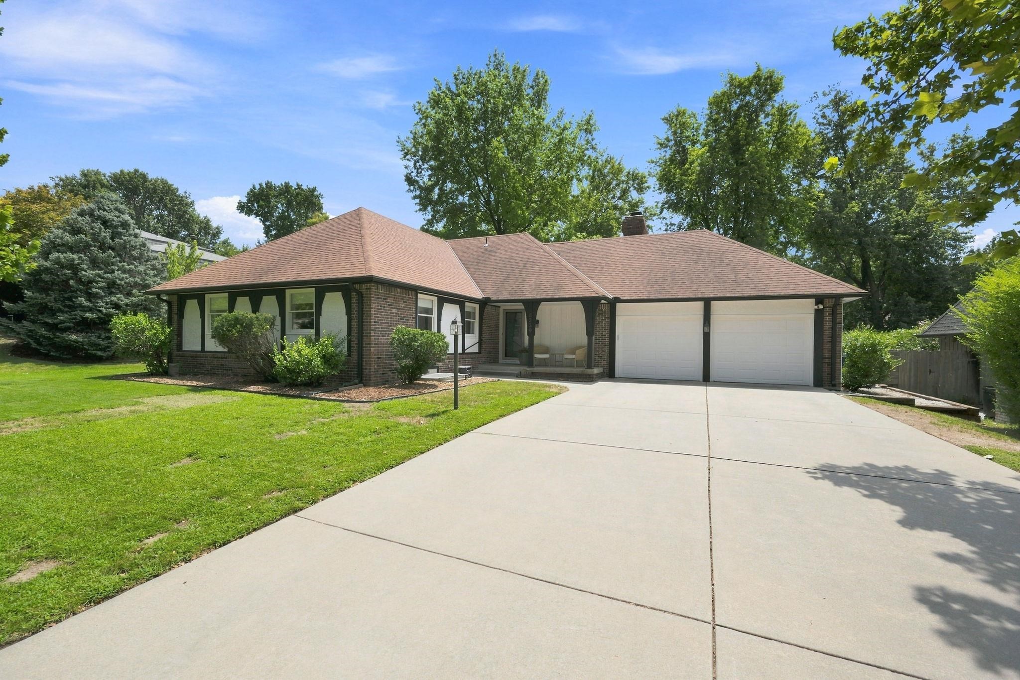 8239 E Brookhollow Property Photo 1