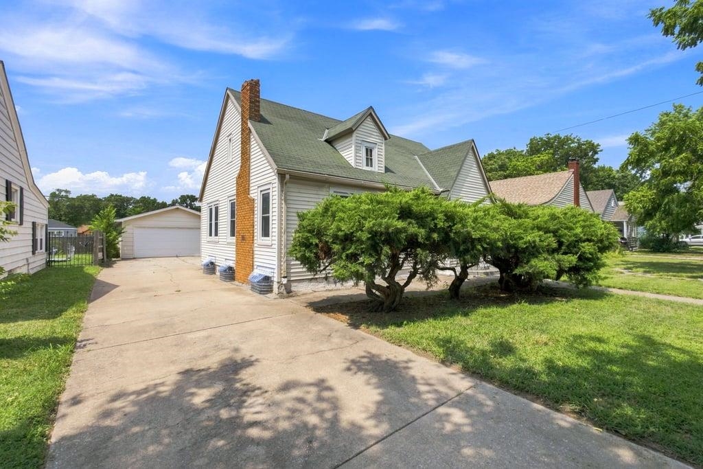641 N Green St. Property Photo 3