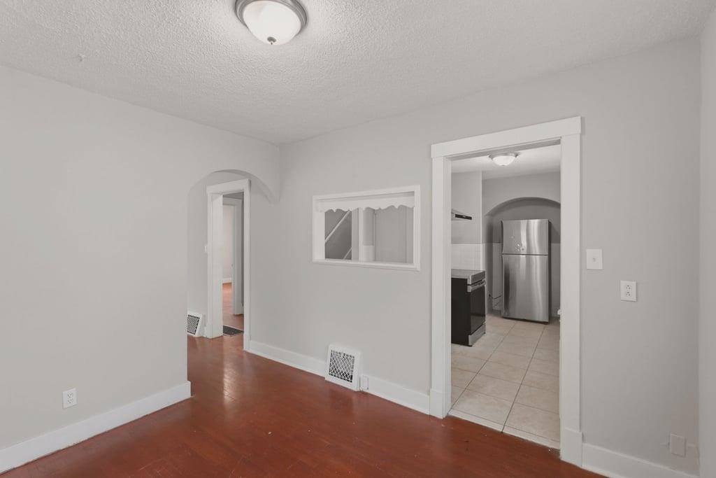 641 N Green St. Property Photo 9
