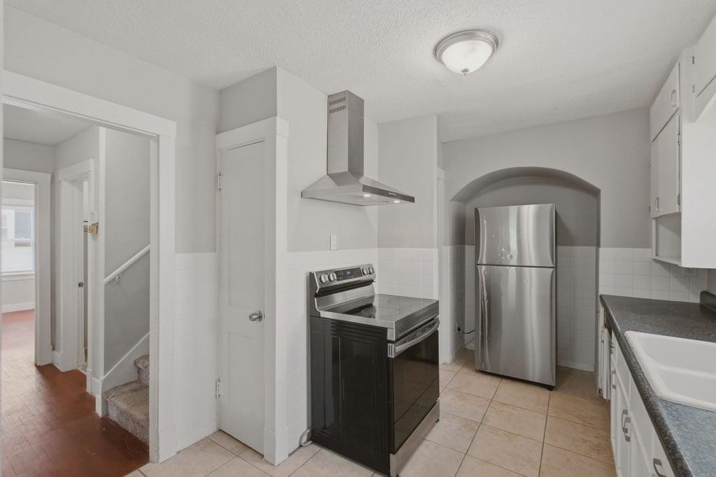 641 N Green St. Property Photo 10