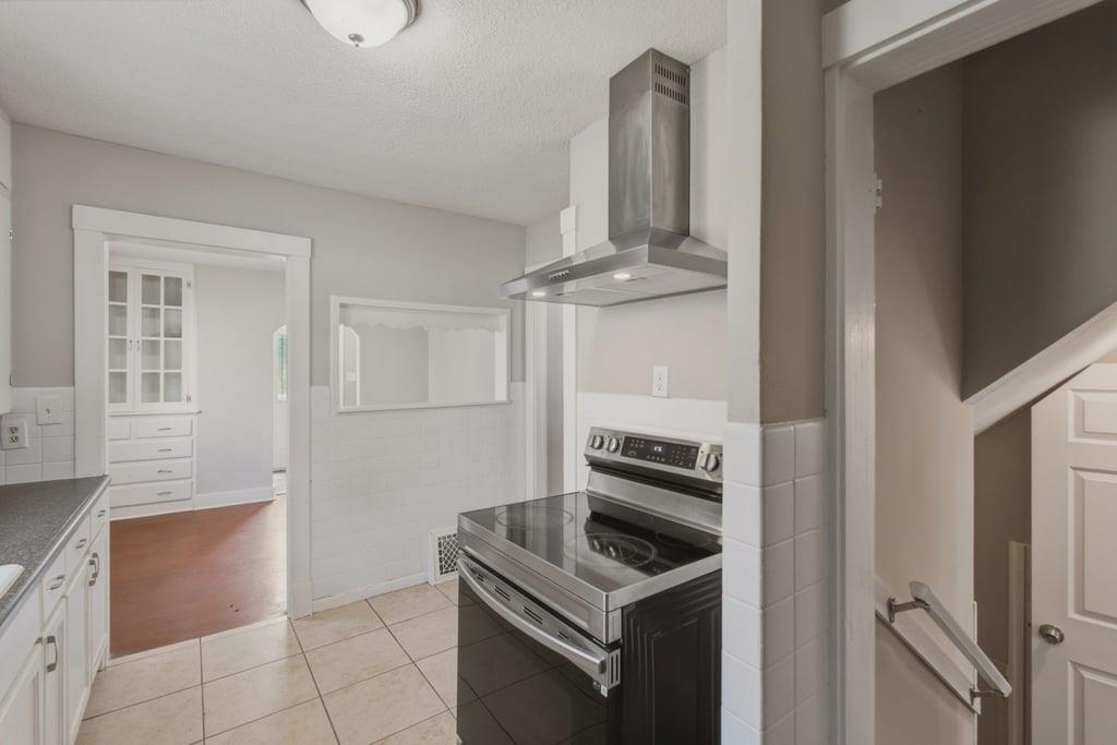 641 N Green St. Property Photo 12